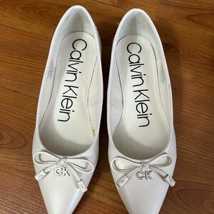 Calvin Klein Women's Cream Loafers with Bow
